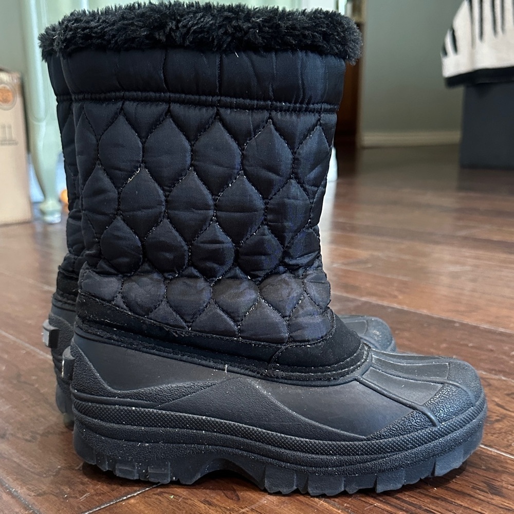 Cozy Black Quilted Kids‎ Snow Boots